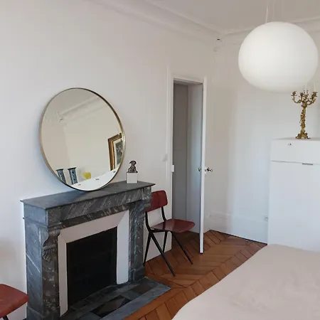 - Montmartre Apartment Paris
